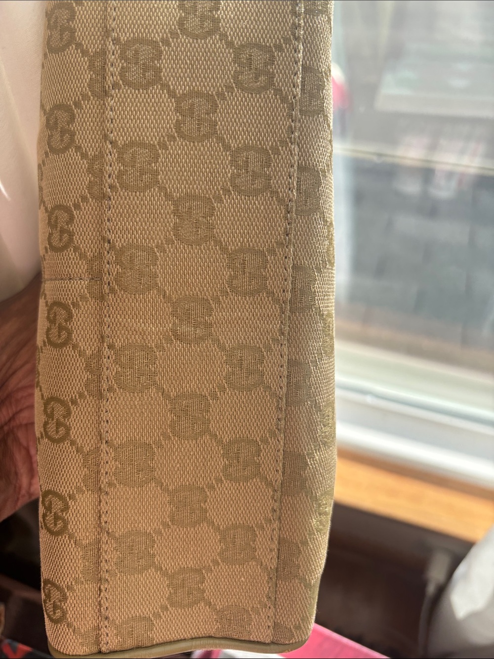 Like New GUCCI canvas Pouch w/Bag - Picture 7 of 9